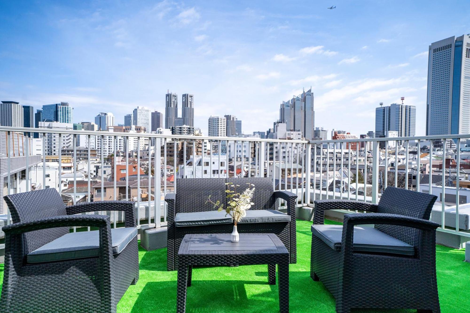 6th Floor 602 With Elevator, 700 Meters Walk From Nishi-shinjuku Gochome 4 Minutes To Shinjuku, 75 Square Meters 30 Square Meters Of Large Balcony Apartment