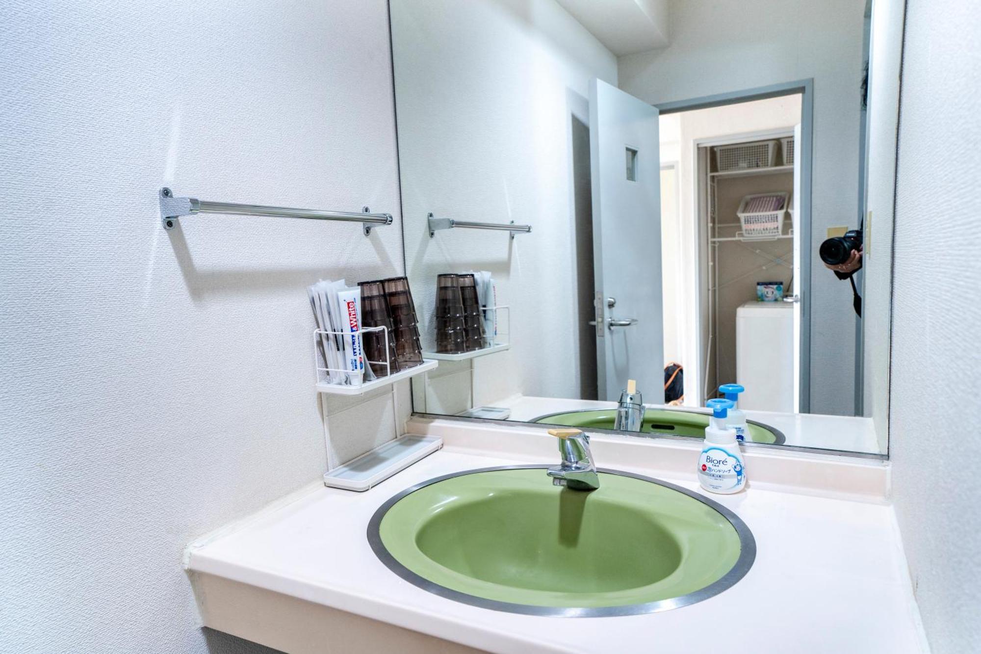 Apartment 6th Floor 602 With Elevator, 700 Meters Walk From Nishi-shinjuku Gochome 4 Minutes To Shinjuku, 75 Square Meters 30 Square Meters Of Large Balcony *