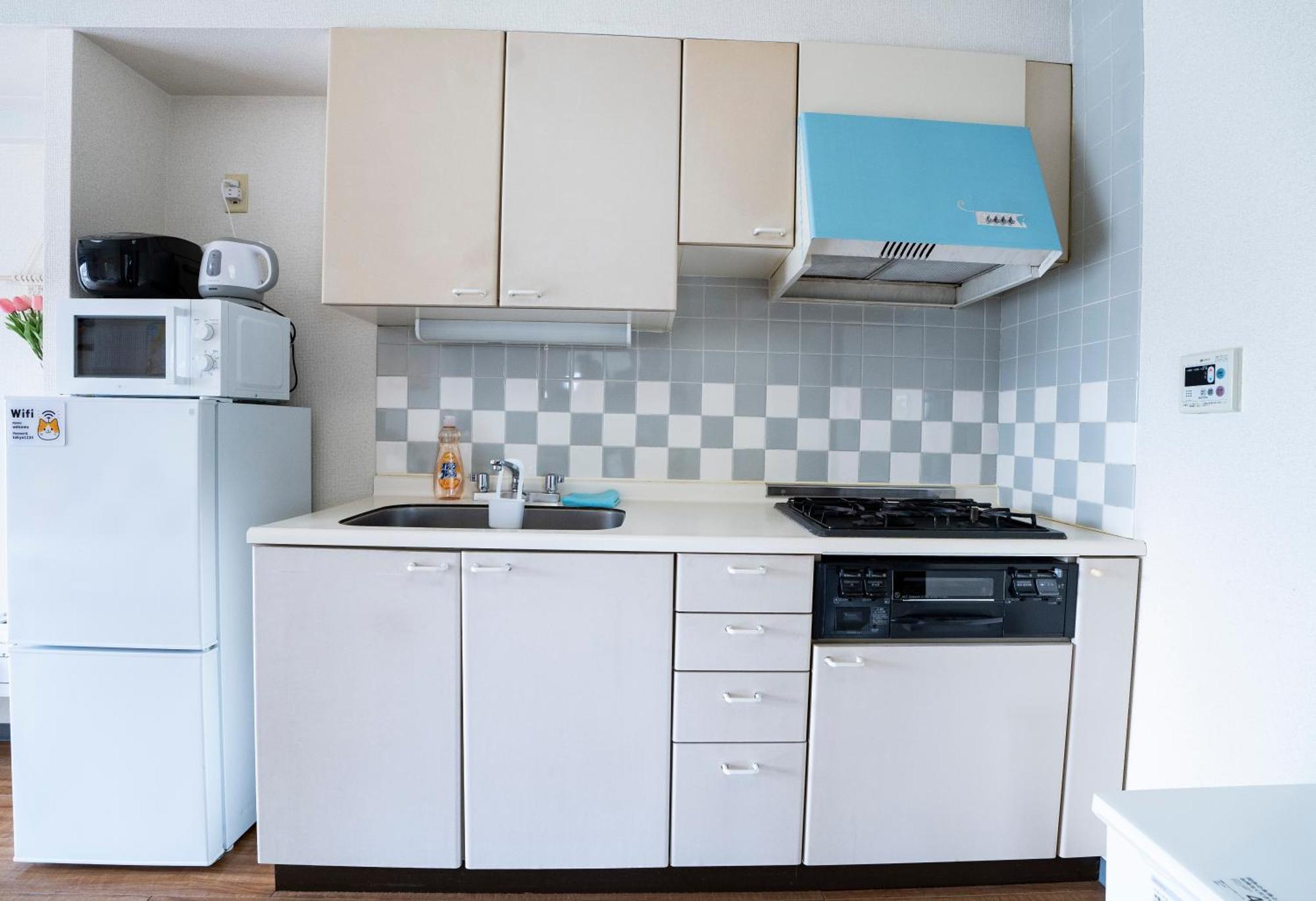 Appartement 6th Floor 602 With Elevator, 700 Meters Walk From Nishi-shinjuku Gochome 4 Minutes To Shinjuku, 75 Square Meters 30 Square Meters Of Large Balcony *